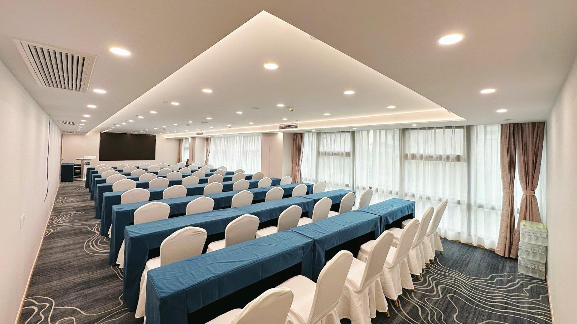 Holiday Inn Express Qingdao City Center By Ihg Exteriér fotografie